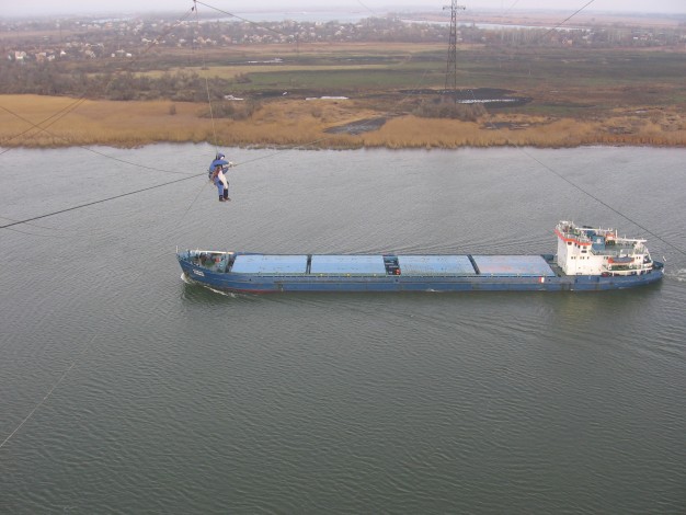 Восстановление порыва высоковольтных проводов над рекой Дон, 2007г. Восстановление порыва высоковольтных проводов над рекой Дон, 2007г.